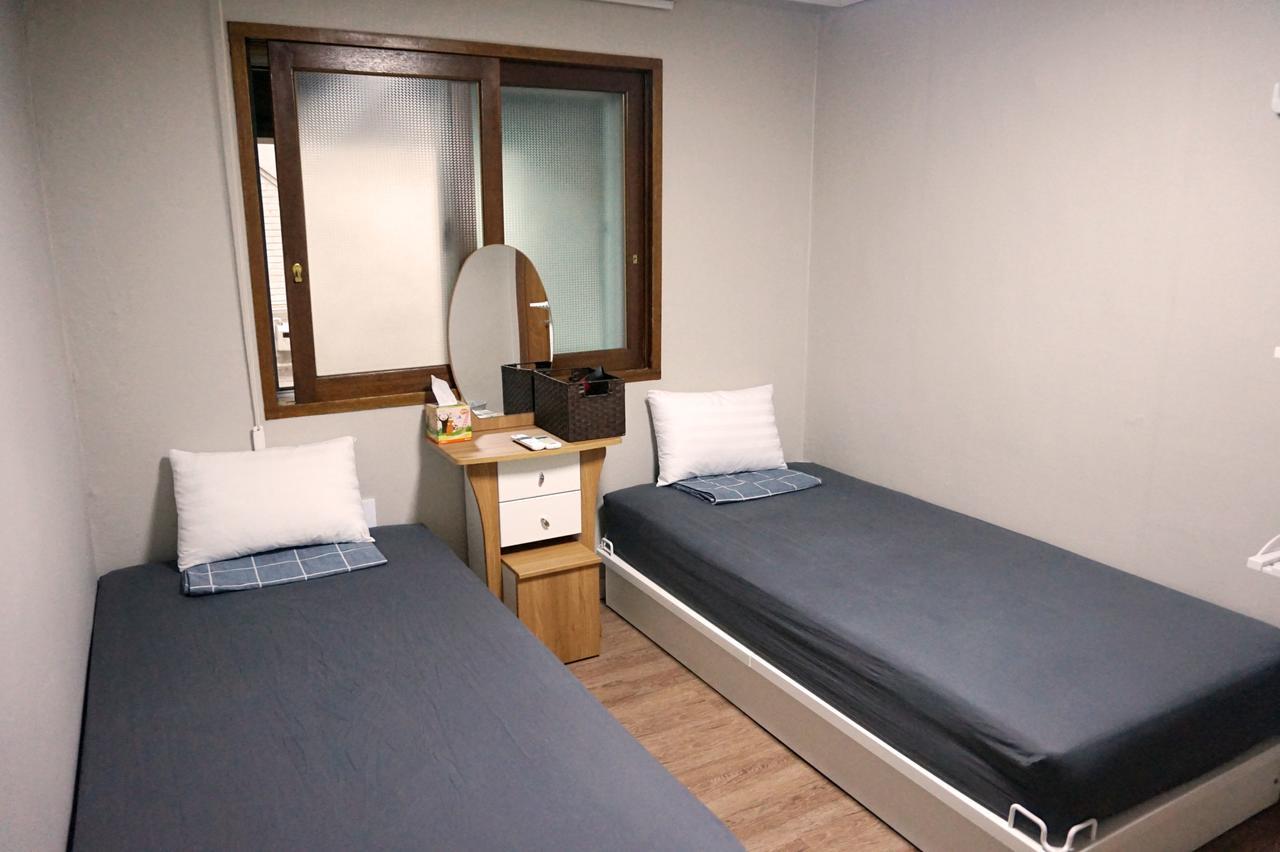 Take 1 Guesthouse Hongdae Seoel Buitenkant foto